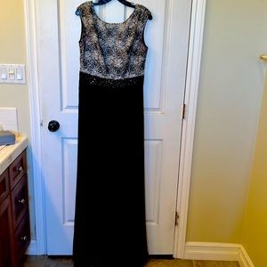 Kay Unger black evening dress worn once